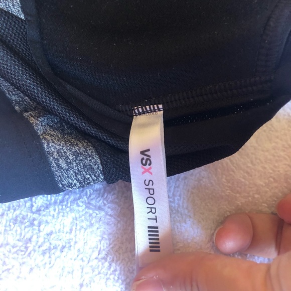 Victoria Secret VSX Sports Bra - Picture 10 of 10